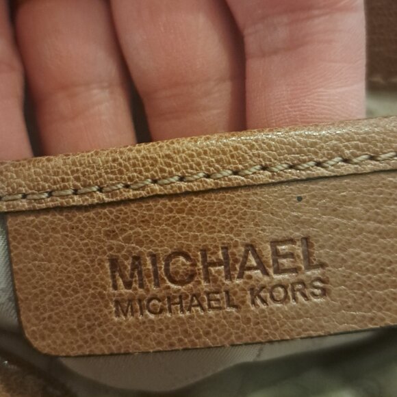 MICHAEL KORS Naomi Brown Glazed Leather Small Crossbody Messenger Zipper Detail - Picture 13 of 15